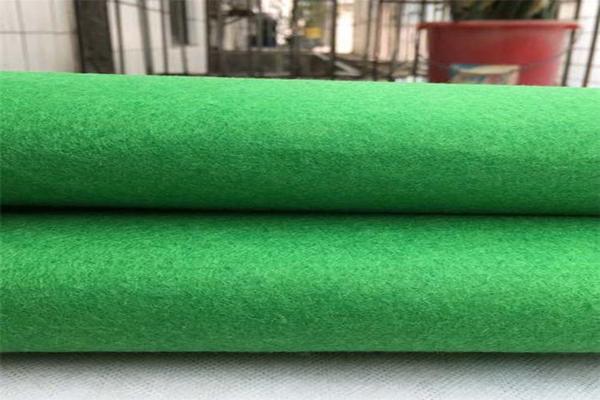 工地覆盖绿色土工布的原因是什么？