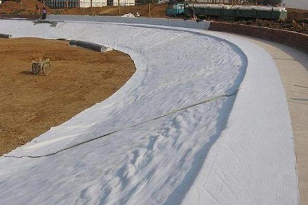 土工布与砂石垫层哪个先铺设  第1张